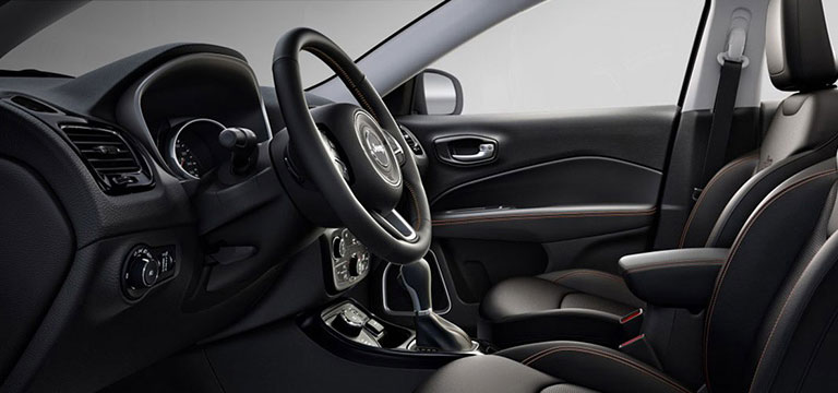 Jeep Compass Suv Mit Elegantem Profil Interieur